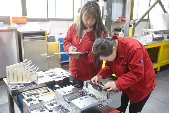 注文の金型用板材50c Dmeの金型用板材鋼鉄色をひく精密