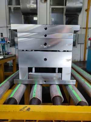 日本医療機器のために機械で造る注文の金型用板材CNC