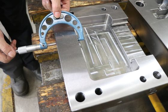 DIN CK53のプラスチック型は斜めガイドの位置の助手ISO9001を分ける