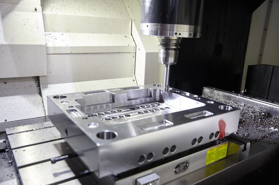 Mazakの注入の金型用板材ASTM 1050 JIS S50Cを機械で造るCNC