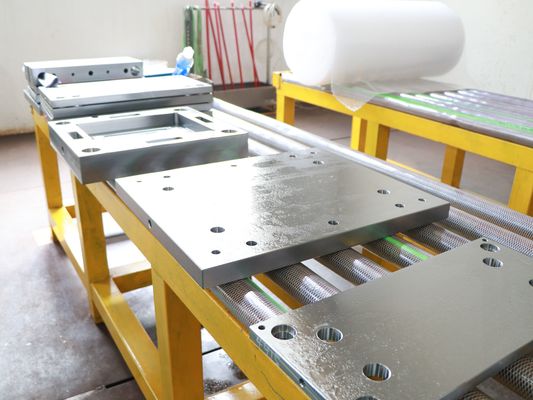 MORI SEIKI Makinoのプラスチック標準的な金型用板材15*15cm-50*70cm