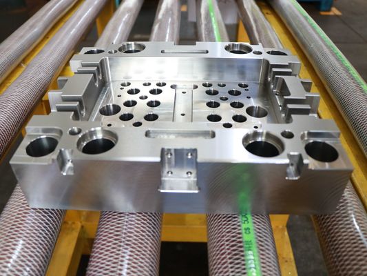 Okuma Spectialの金型用板材はMori Seikiの注入の金型用板材材料をめっきする