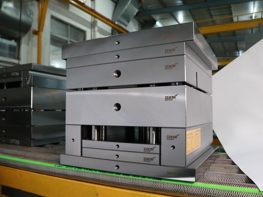 燻蒸なしの木箱の良い仕事表面コード型ピットの射出成形の部品